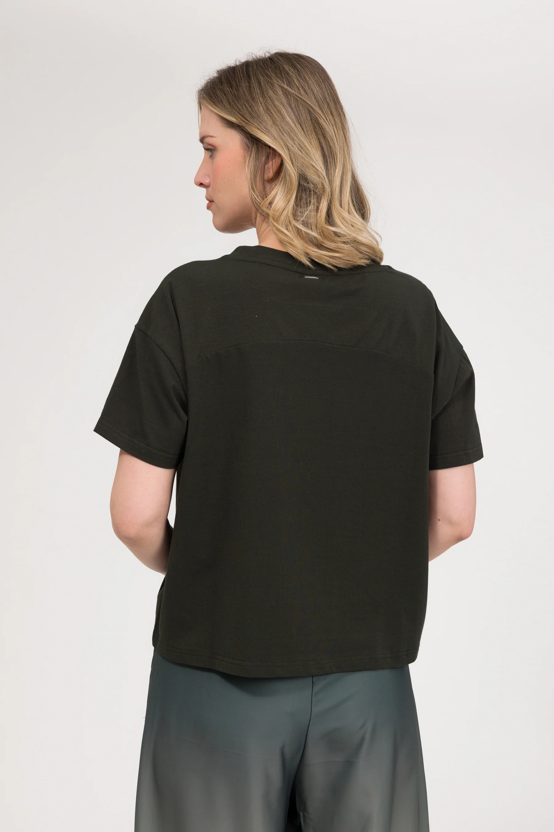 Camiseta de manga corta negra - Image 4