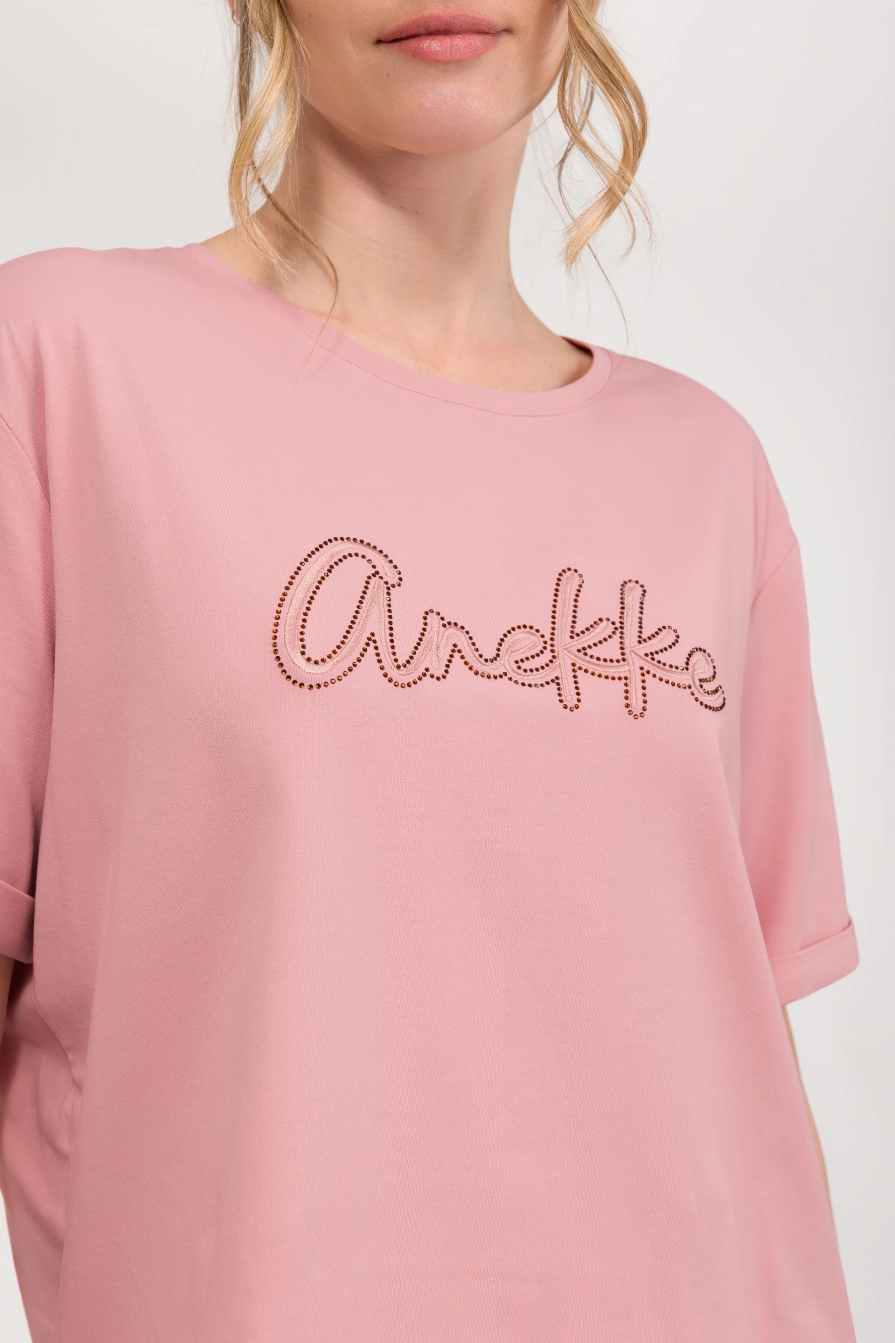 Camiseta de manga corta rosa con logo - Image 5