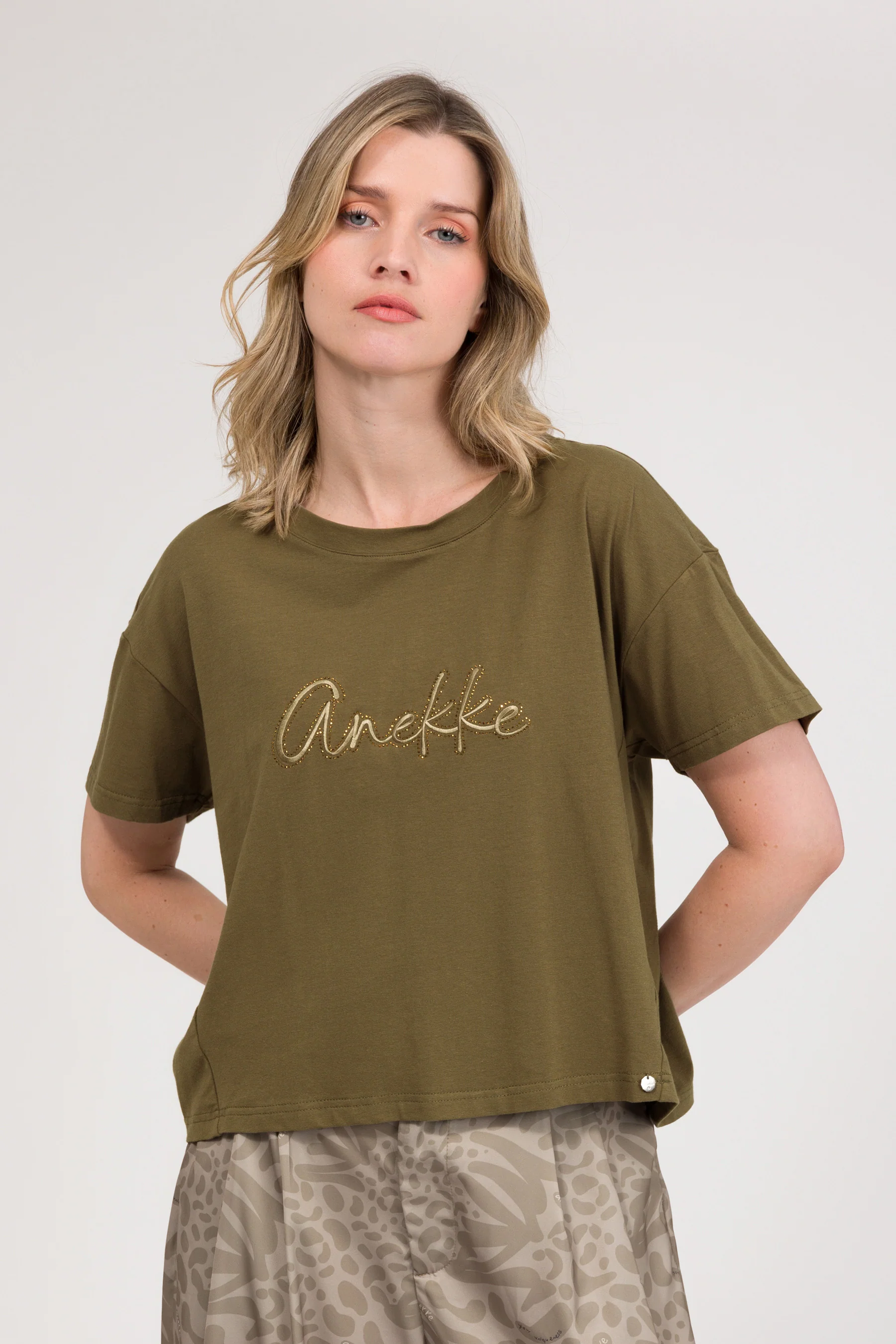 Camiseta de manga corta verde - Image 2