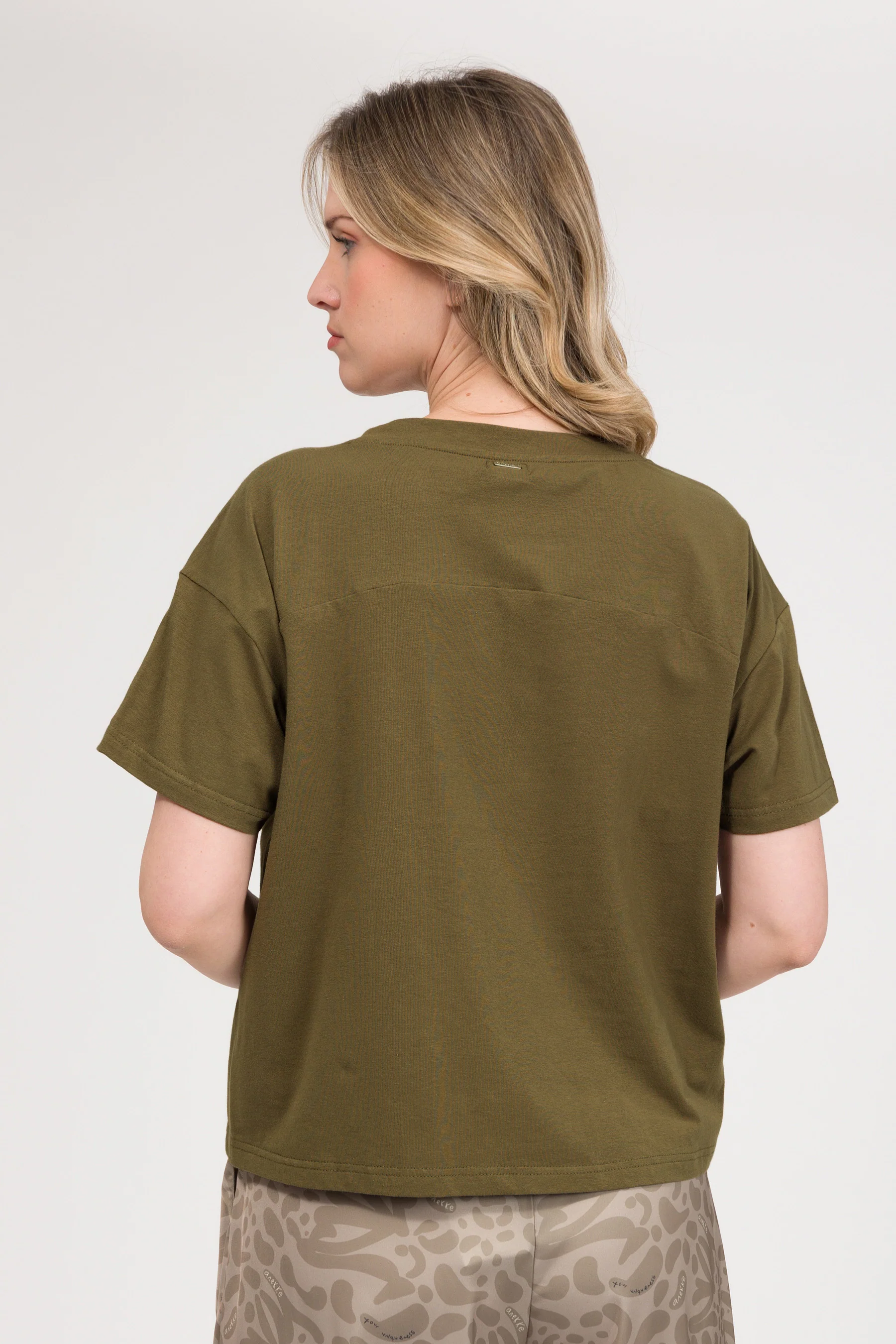 Camiseta de manga corta verde - Image 4