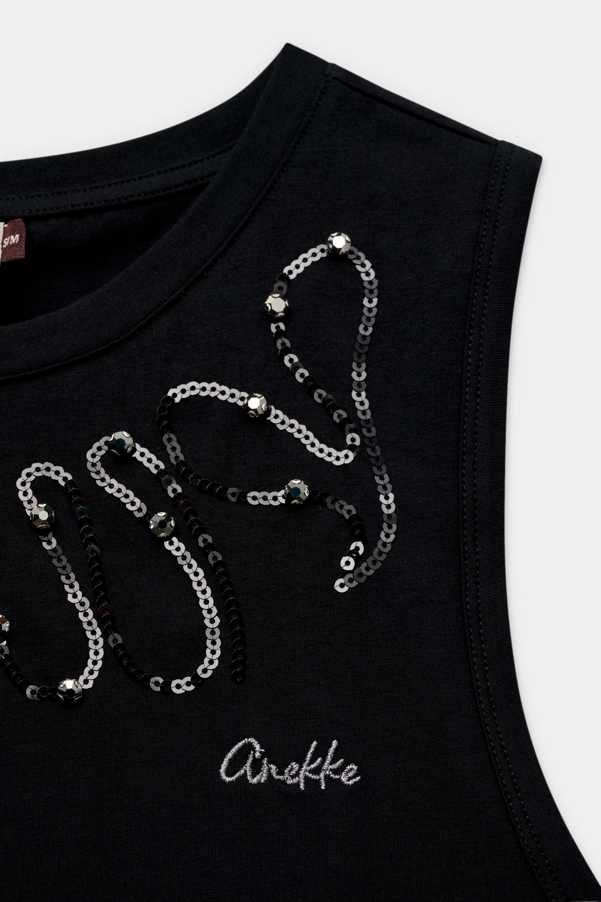 Camiseta negra sin mangas - Image 3