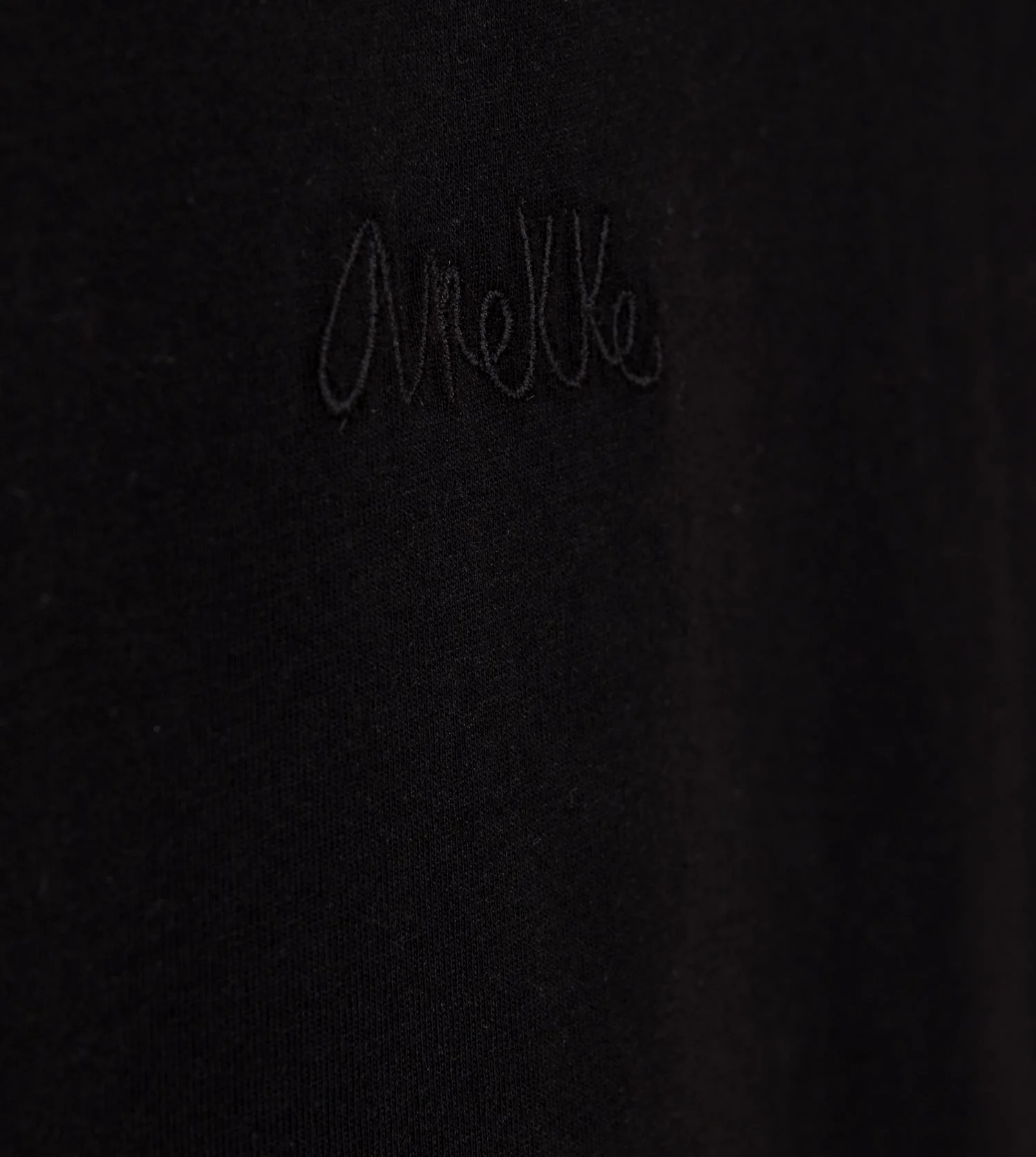 Camiseta sin mangas negra Anekke - Image 5