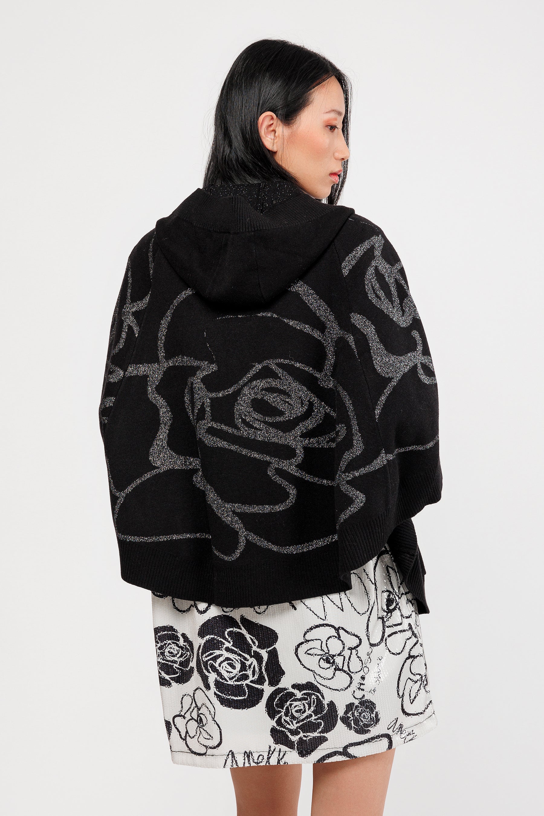 Chaqueta estilo poncho negra - Image 3