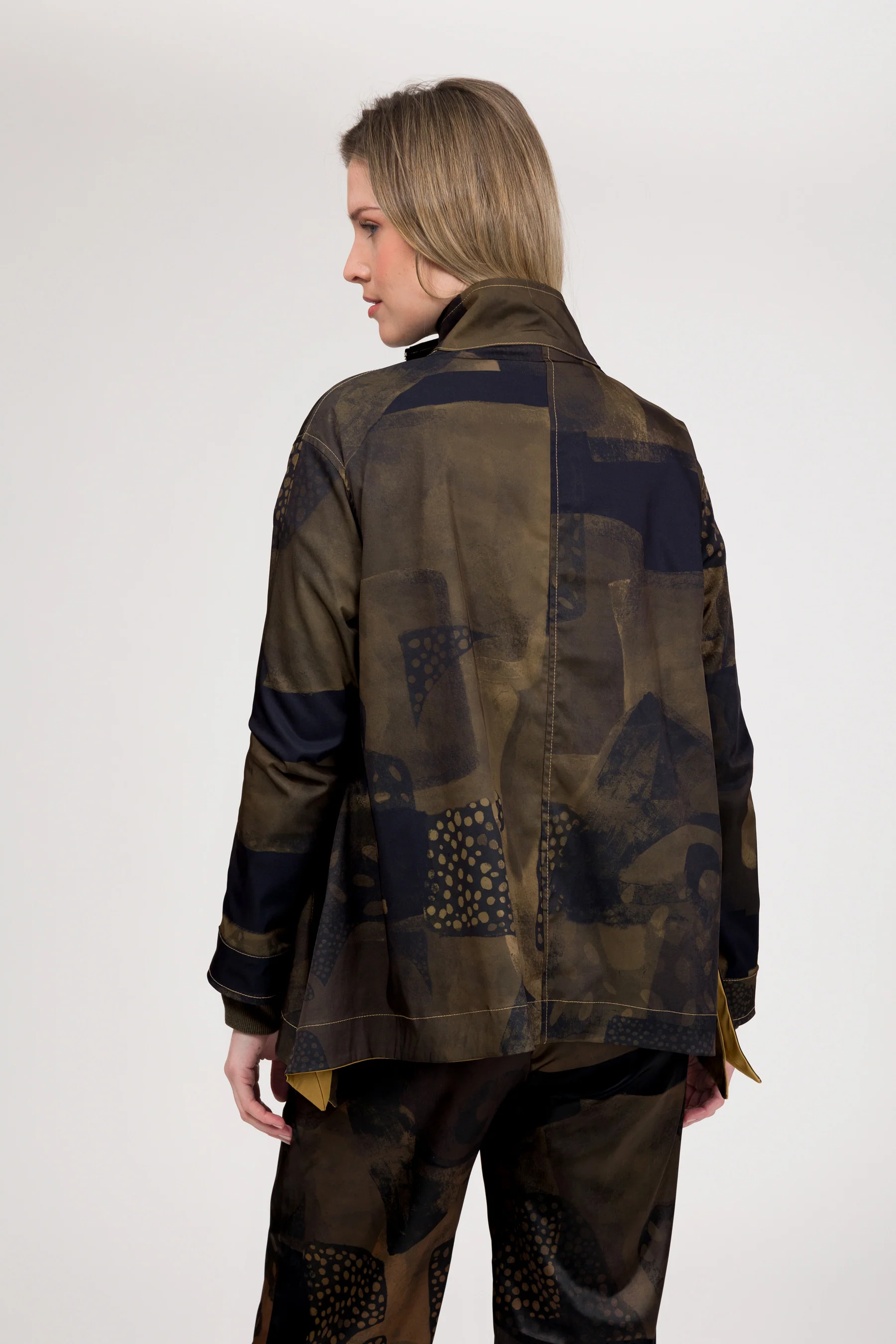 Chaqueta ligera reversible - Image 6