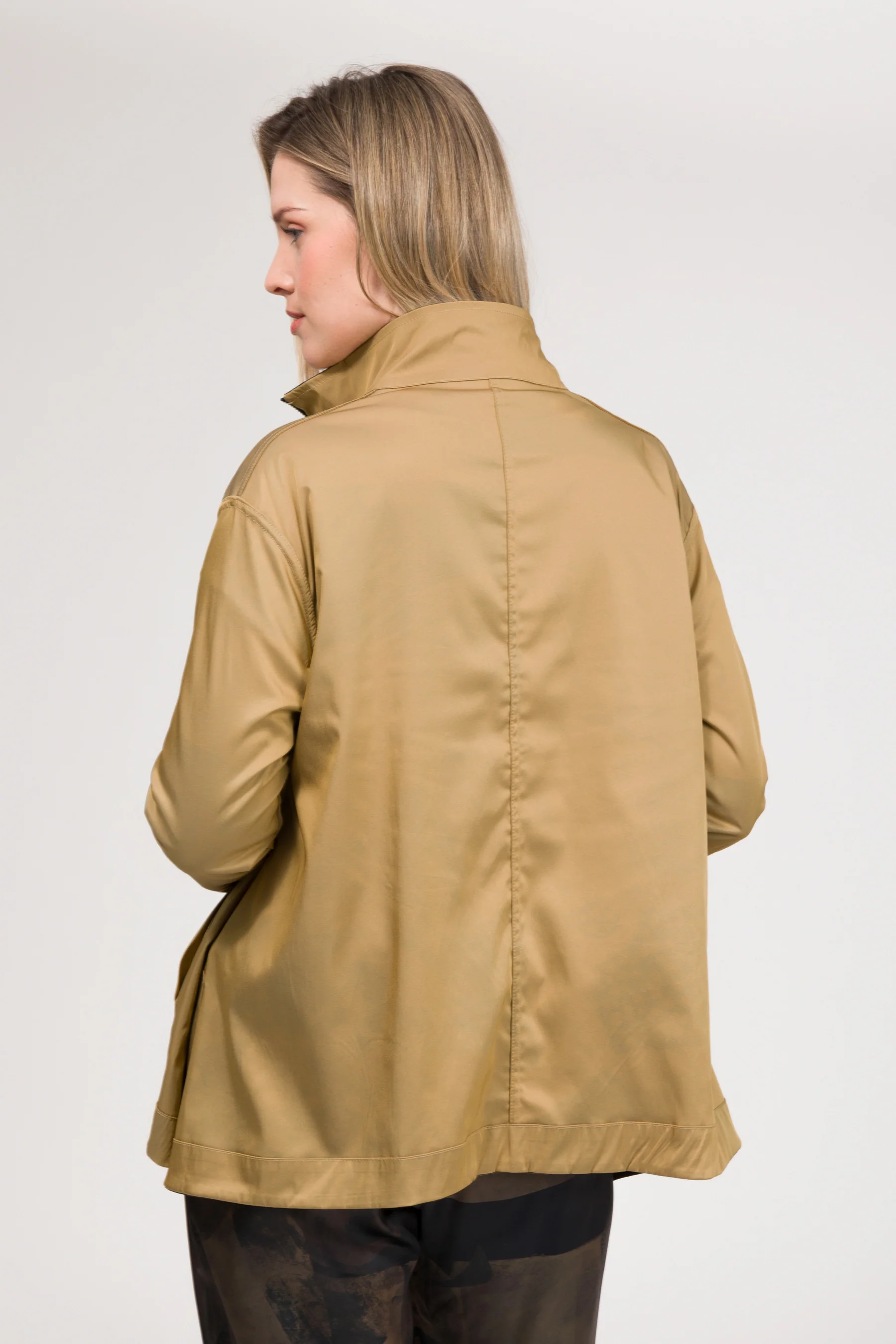 Chaqueta ligera reversible - Image 8
