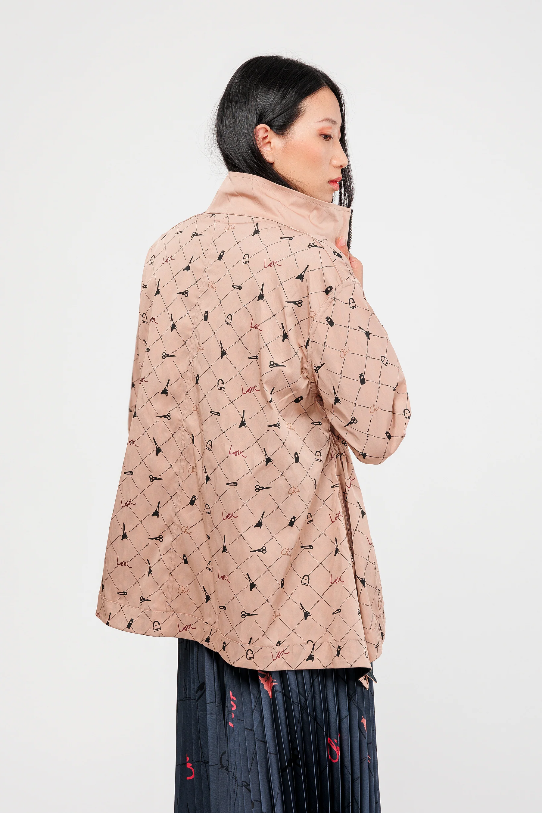 Chaqueta reversible negra y beige - Image 5