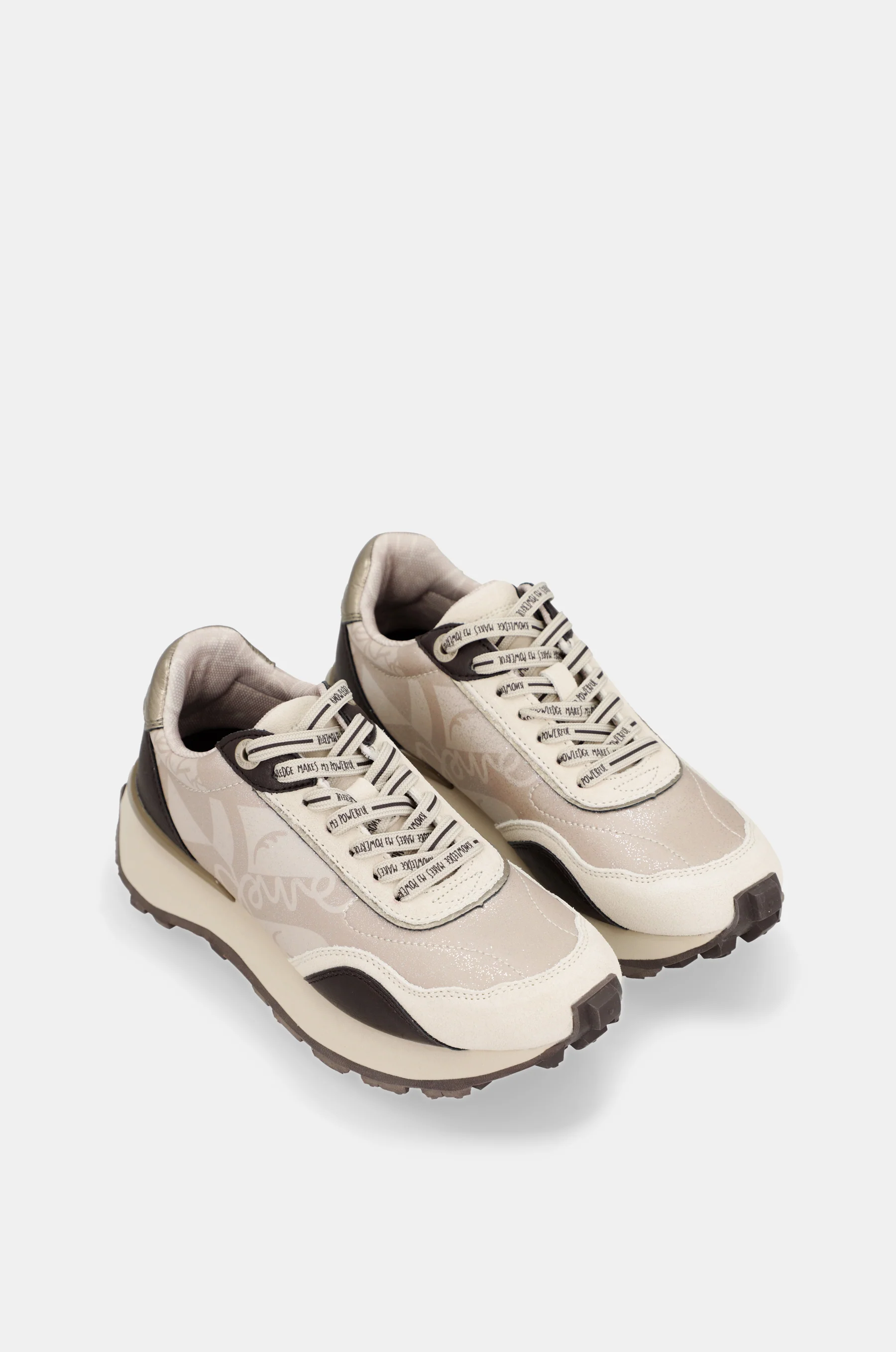 Deportivos beige con detalles en marrón - Image 3