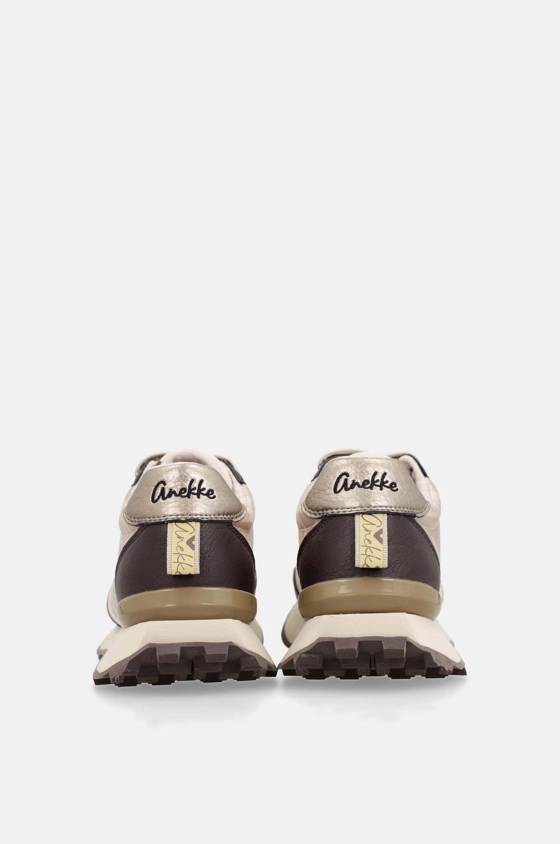 Deportivos beige con detalles en marrón - Image 4