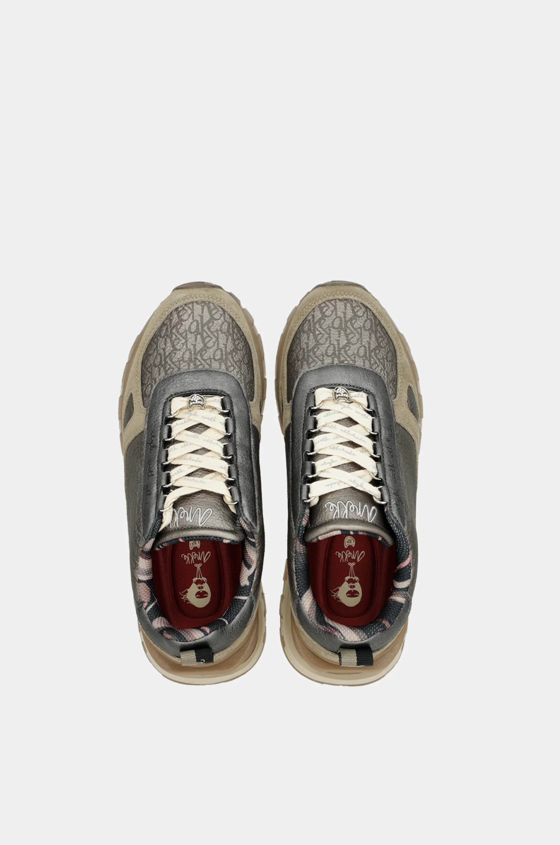 Deportivos beige metálicos - Image 2