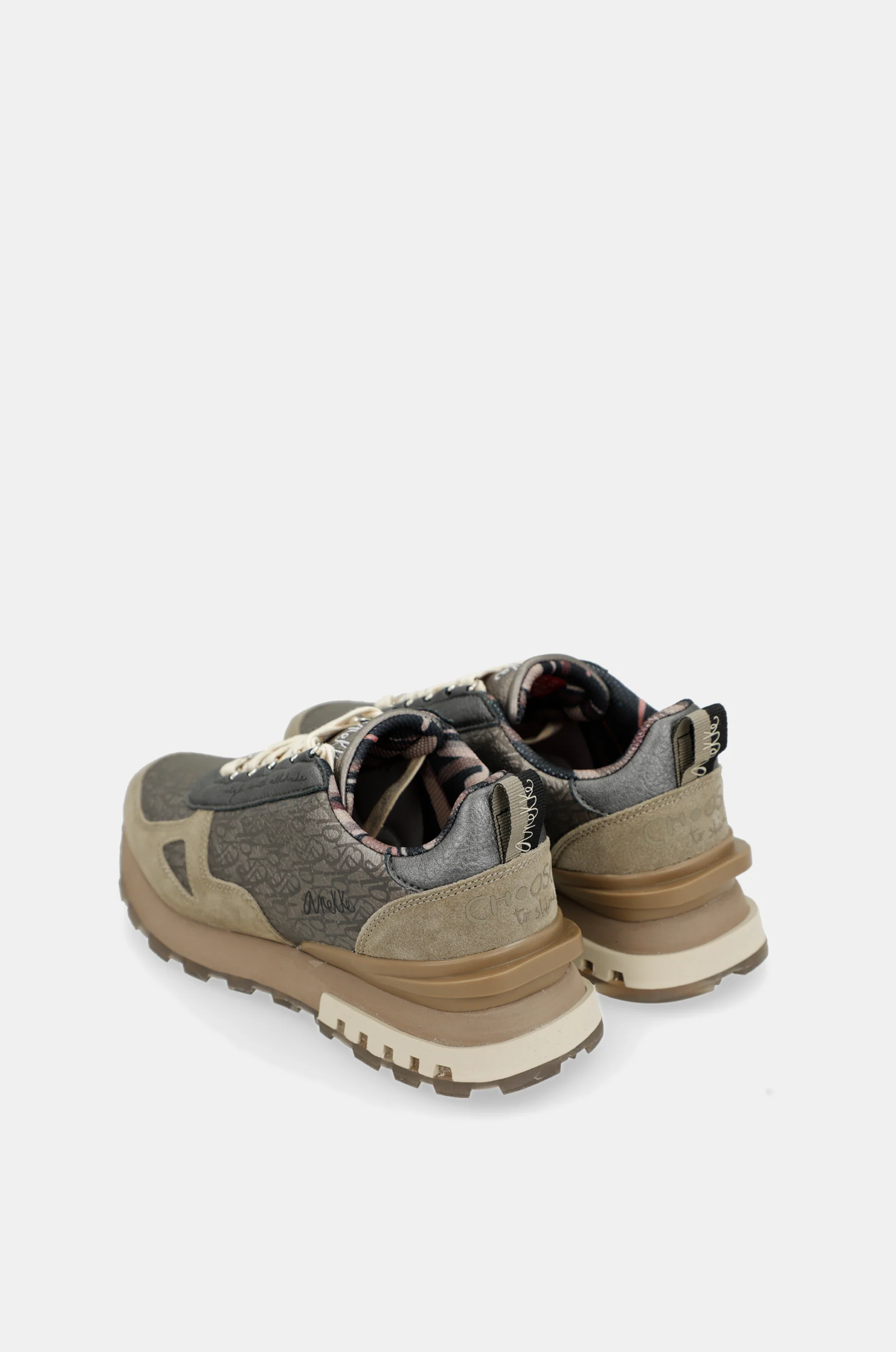 Deportivos beige metálicos - Image 3