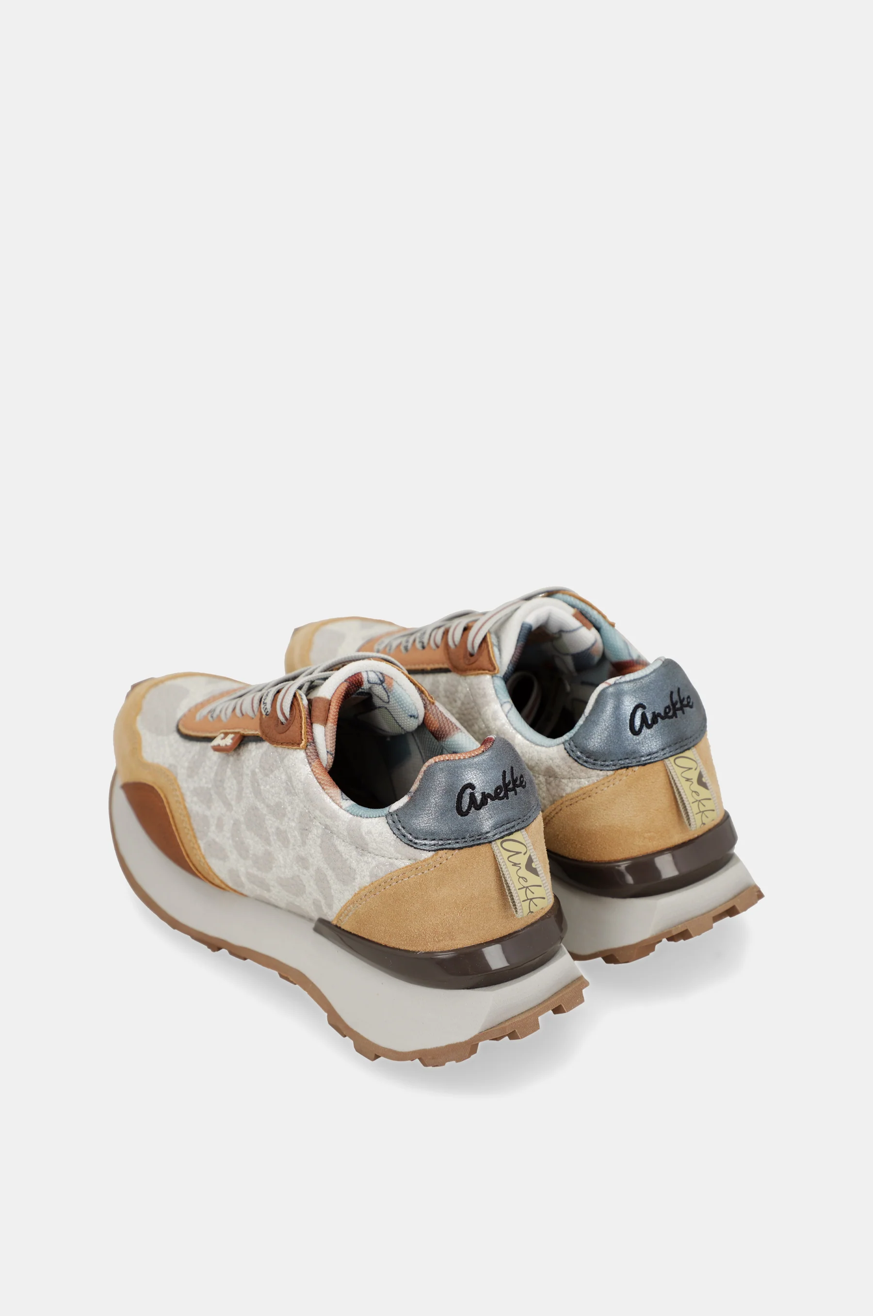 Deportivos beige y naranja - Image 8