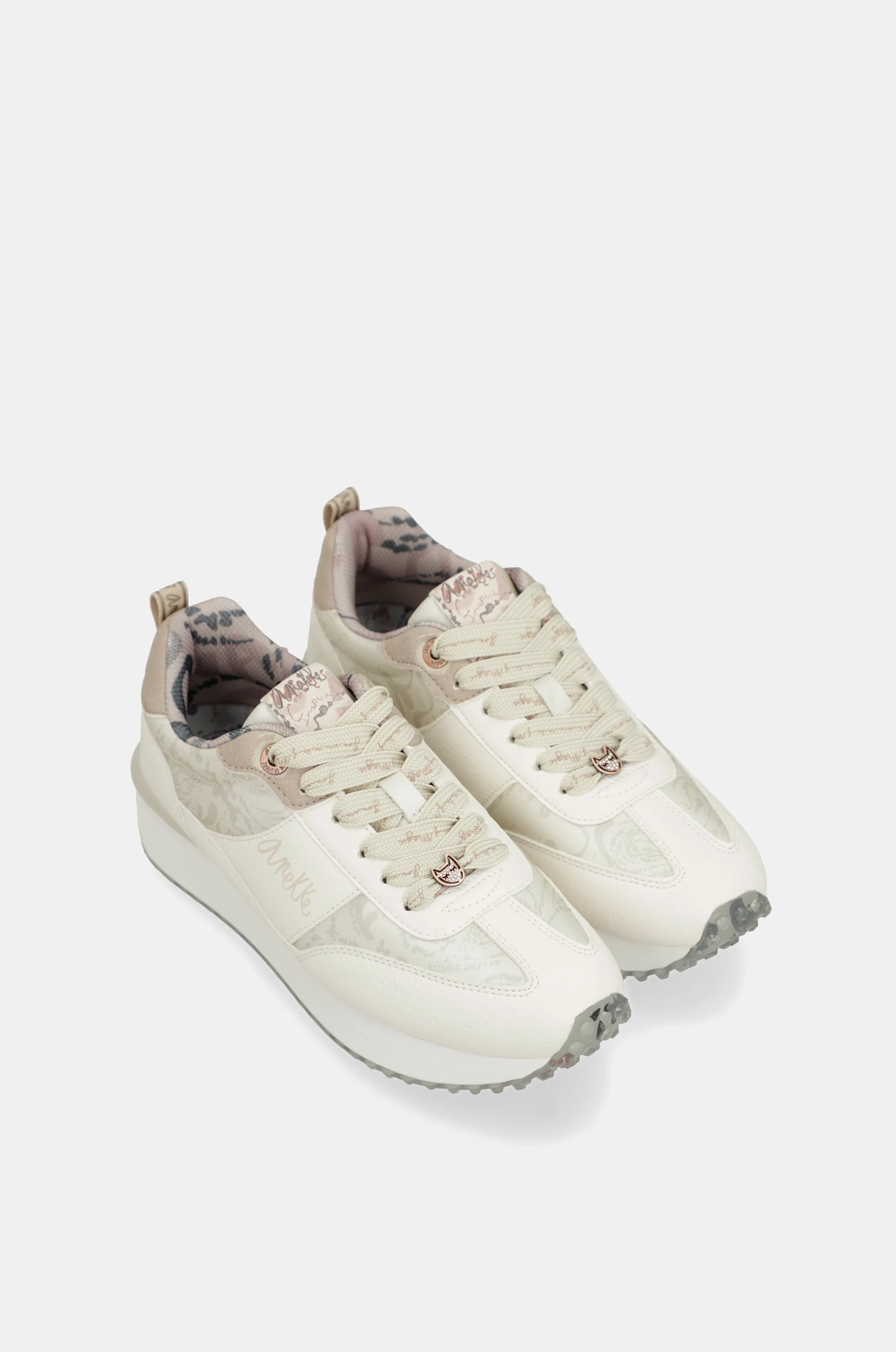 Deportivos blancos suela multicolor - Image 6