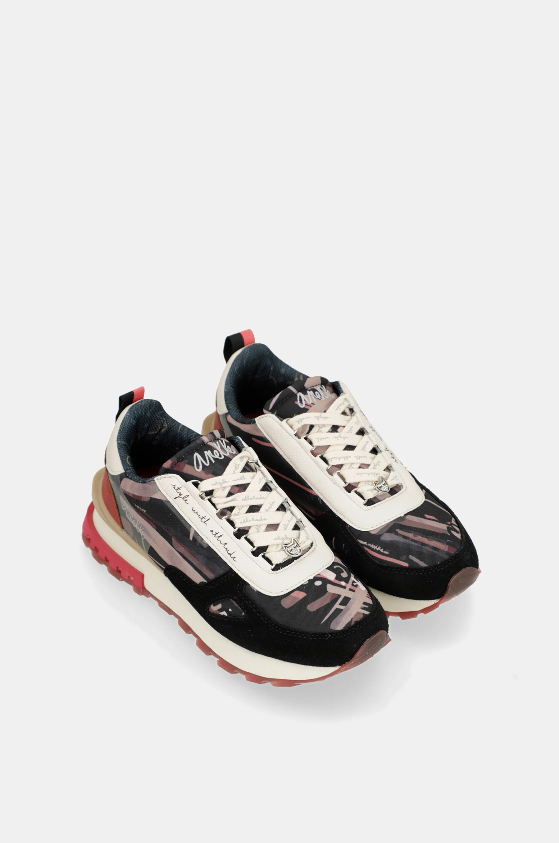 Deportivos negros estampados - Image 5