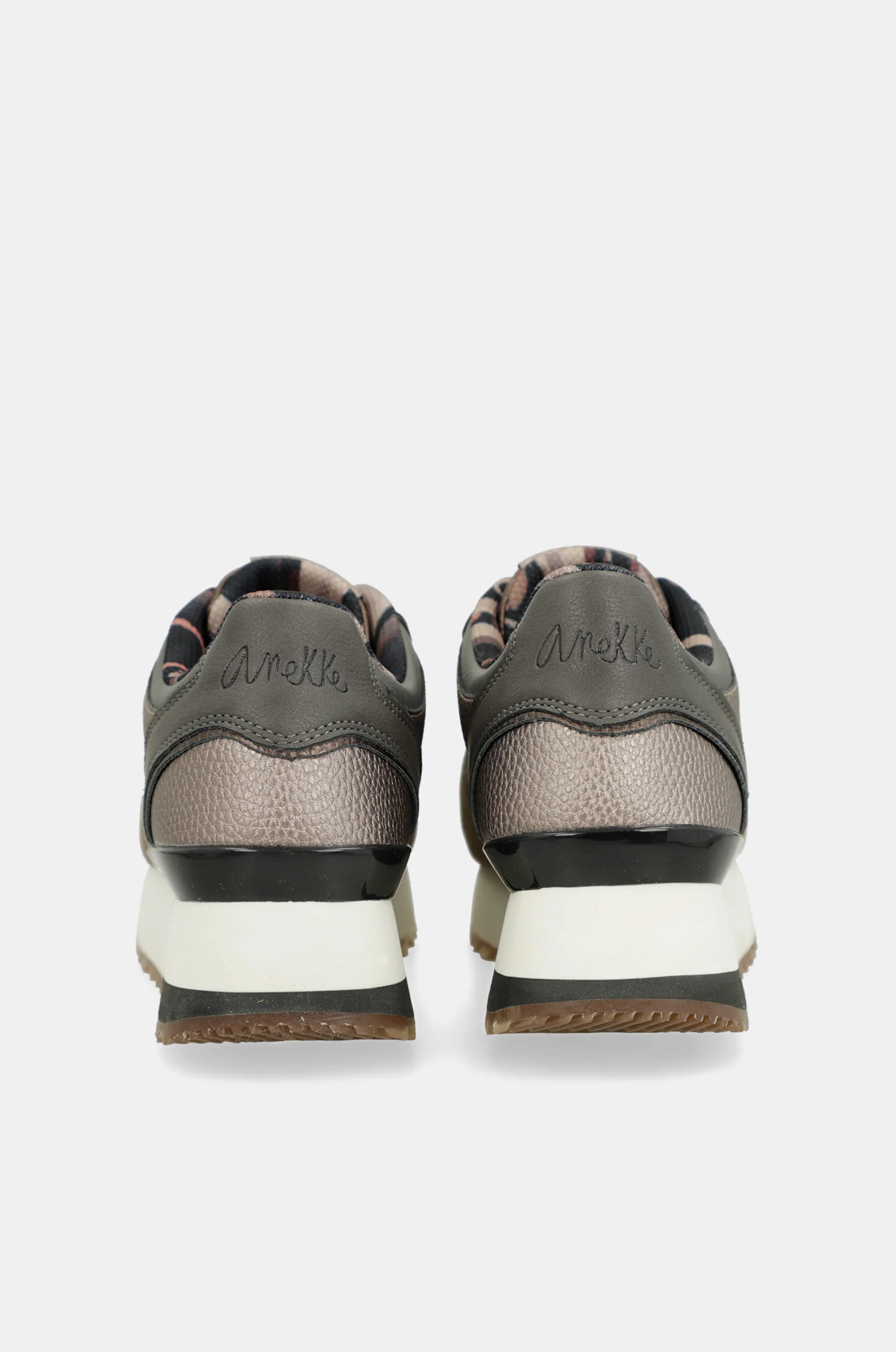 Deportivos plataforma taupe - Image 8