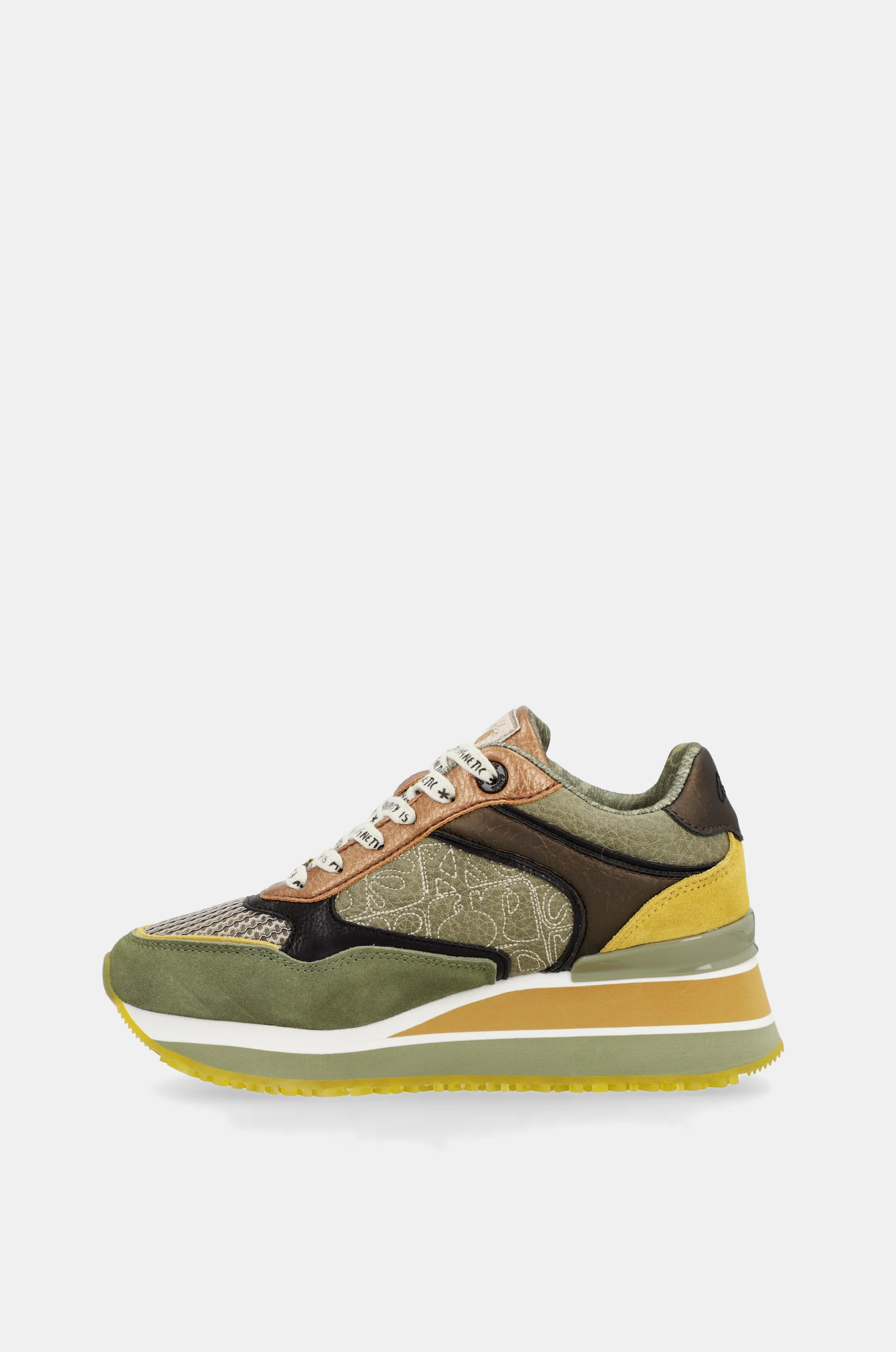 Deportivos verdes - Image 6