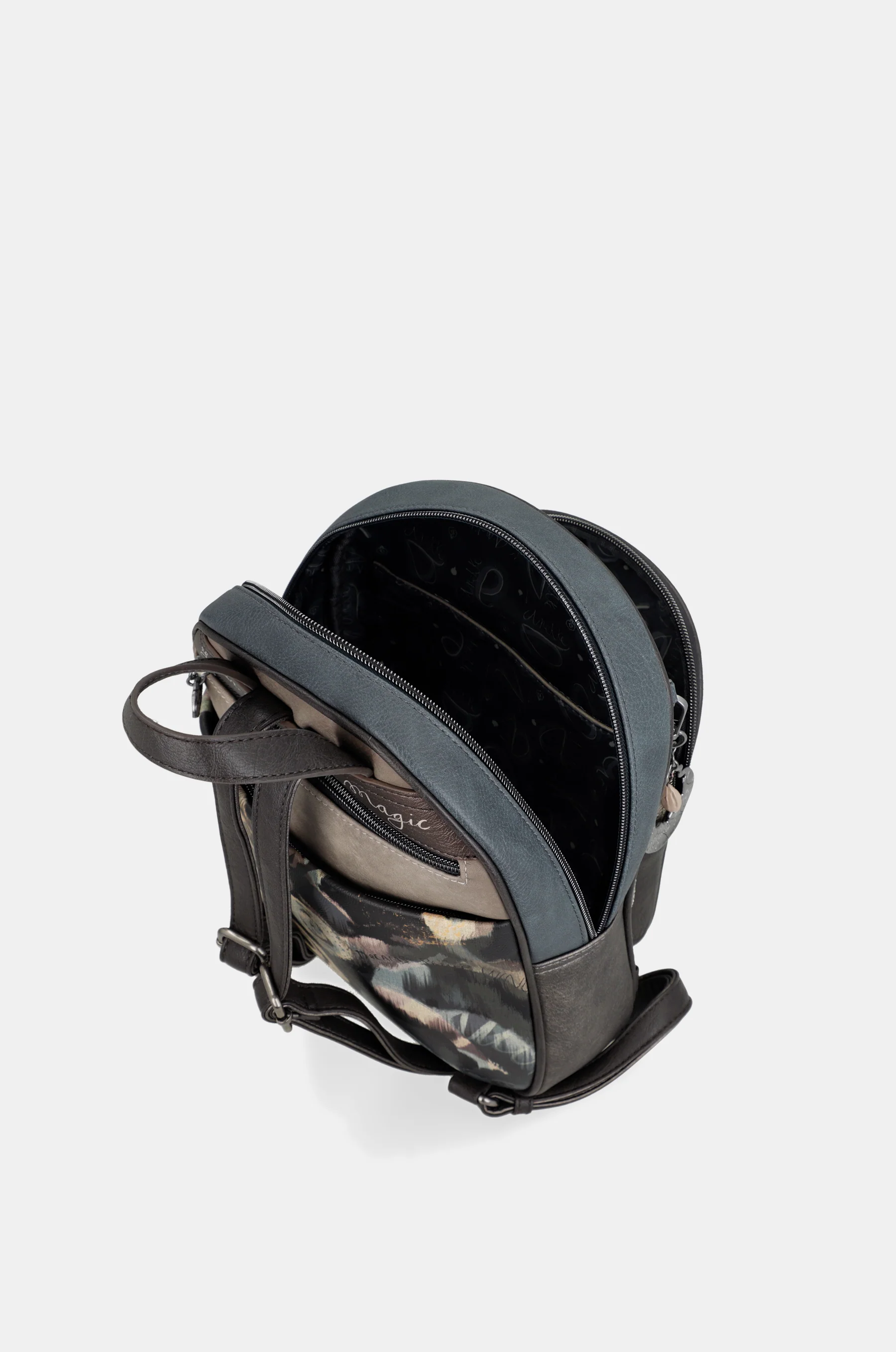 Mochila con bolsillo frontal Real - Image 6