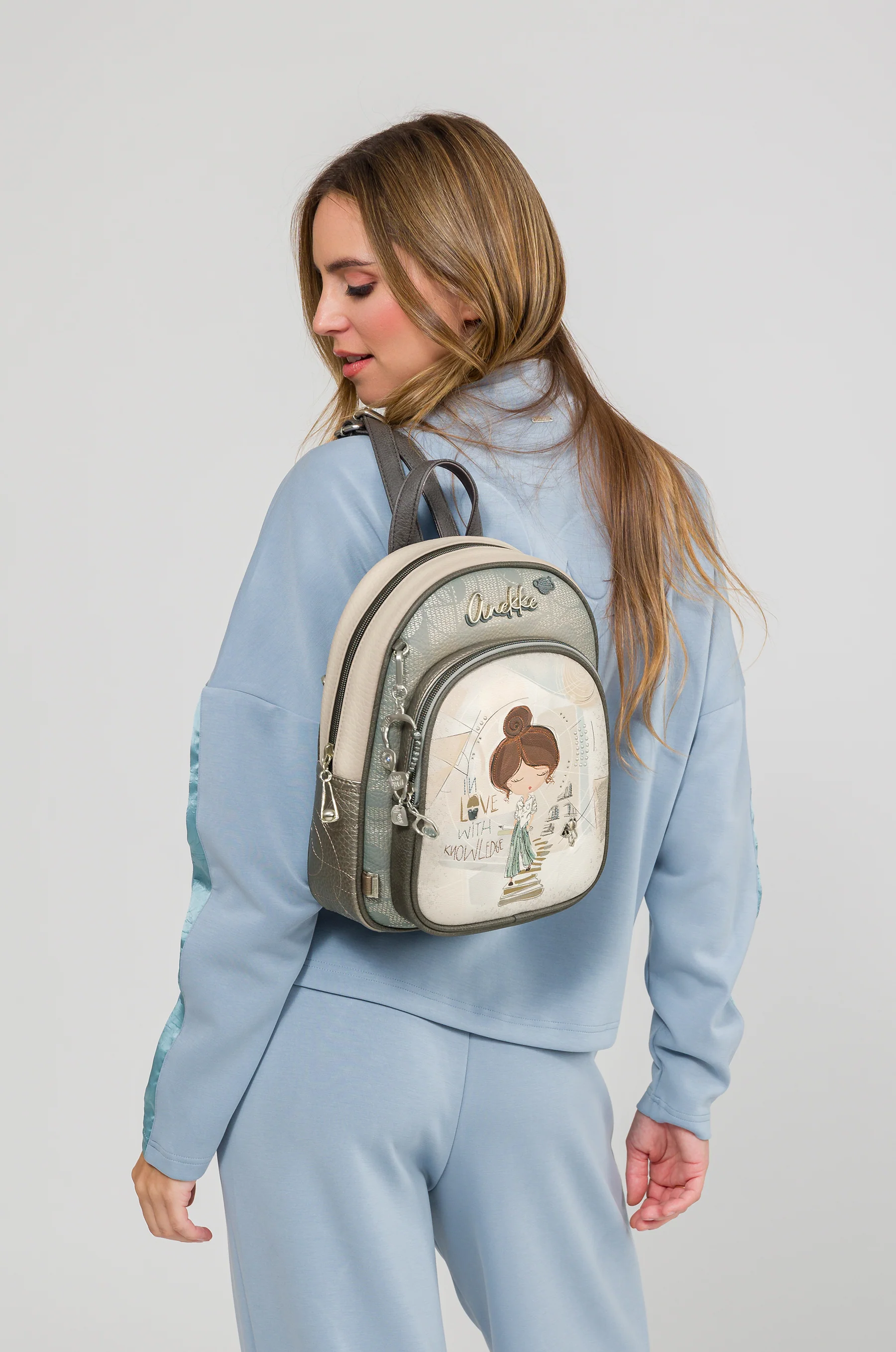 Mochila con bolsillo frontal Sophia - Image 2