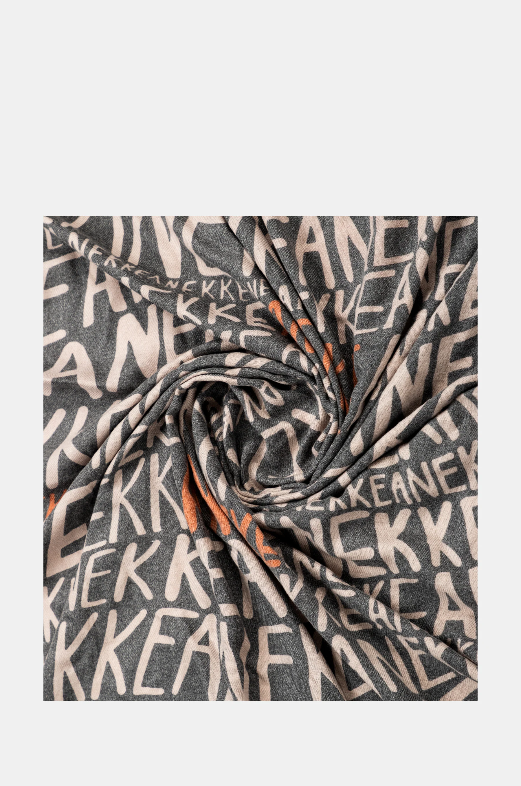 Pashmina logo marrón - Image 5