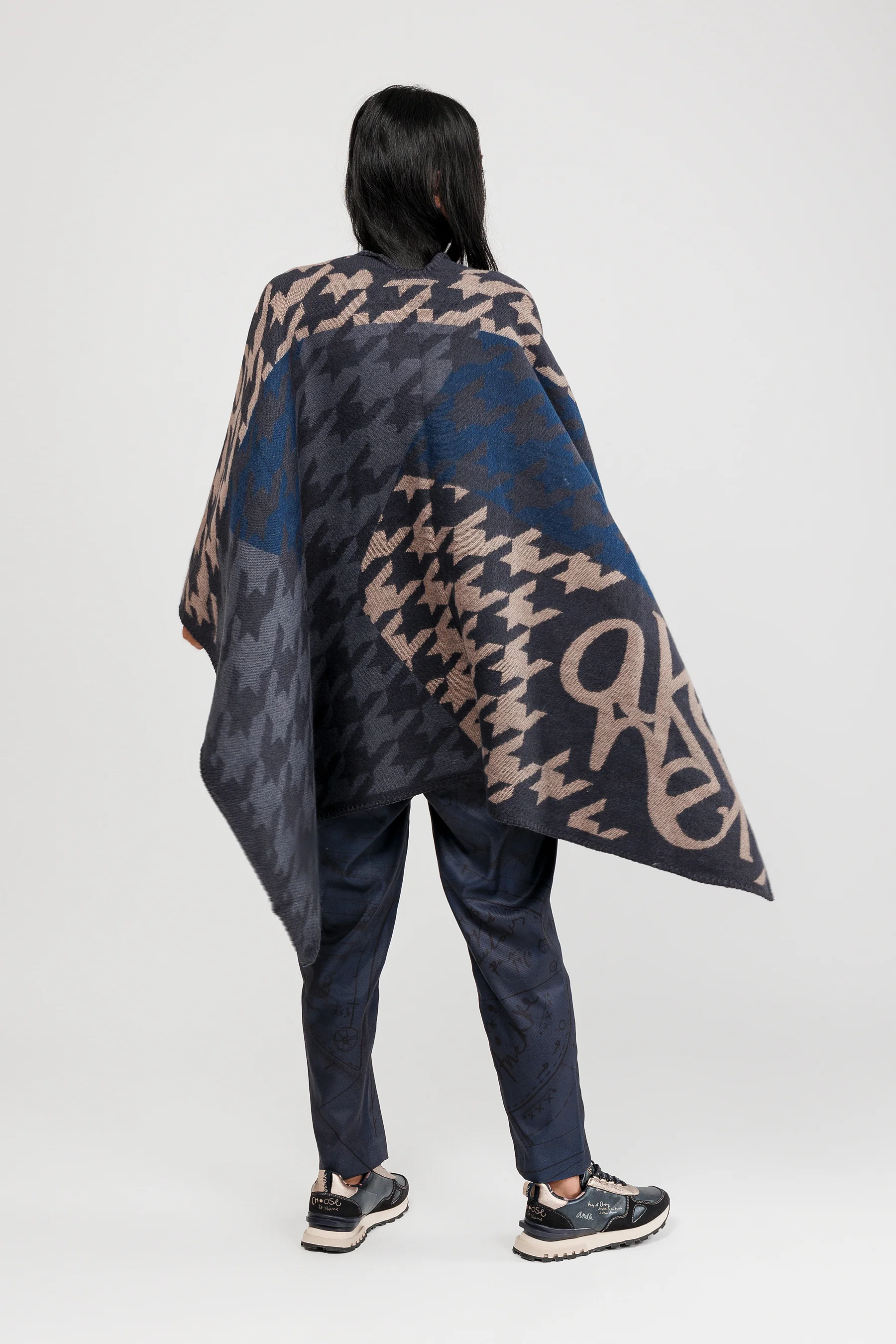 Poncho azul y beige - Image 4