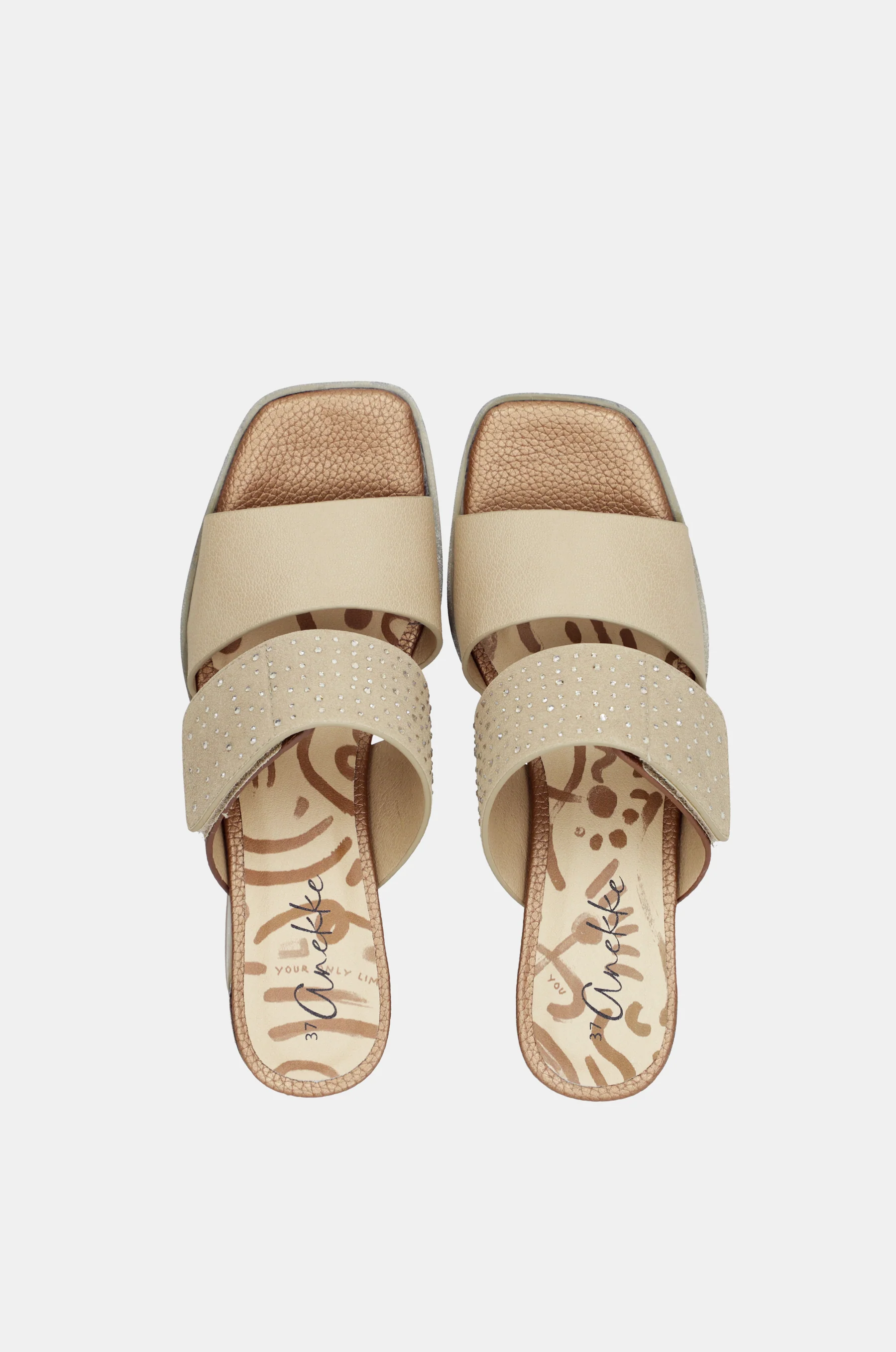 Sandalias con tacón beige con strass - Image 8