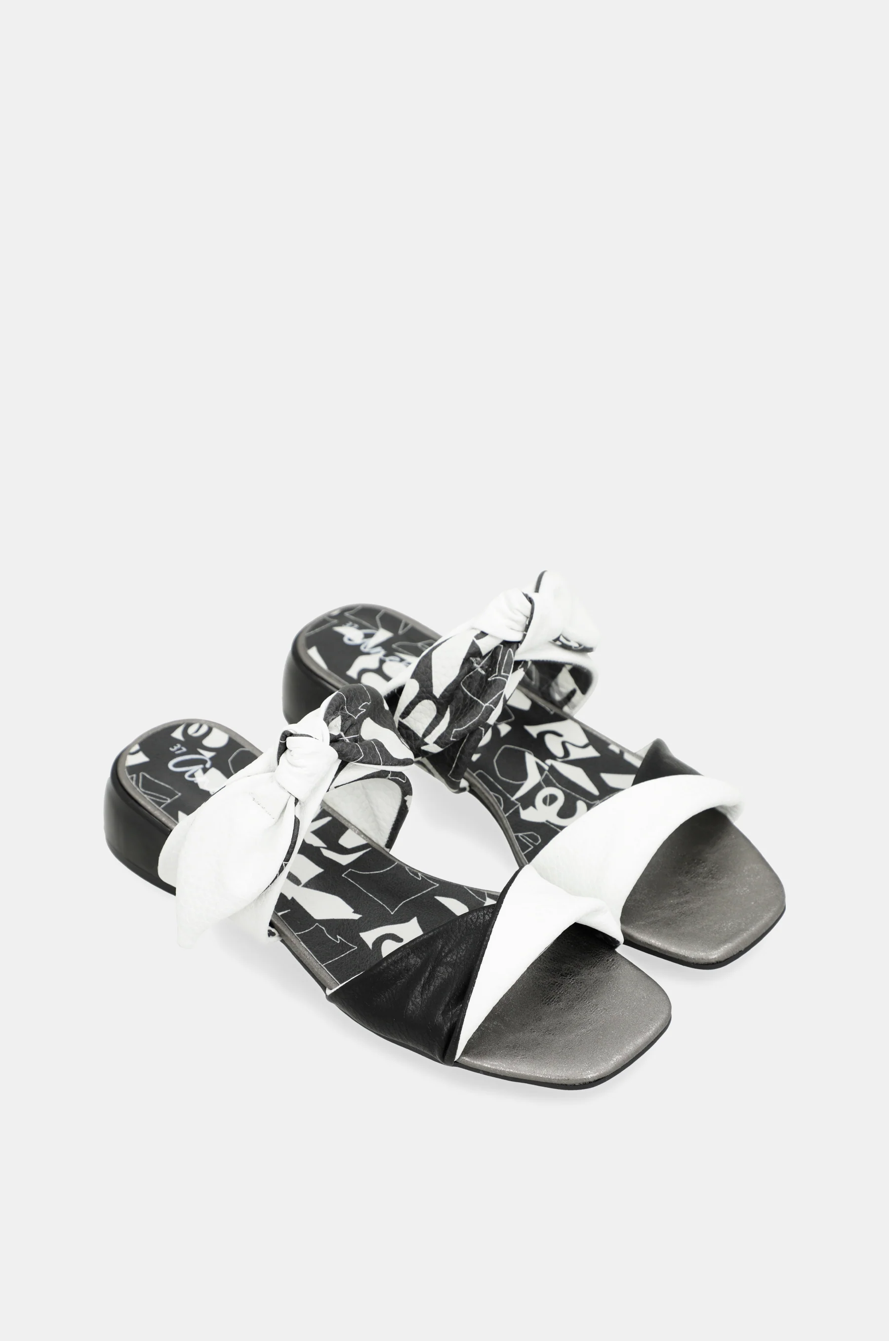 Sandalias con tacón y nudo Bloom - Image 3