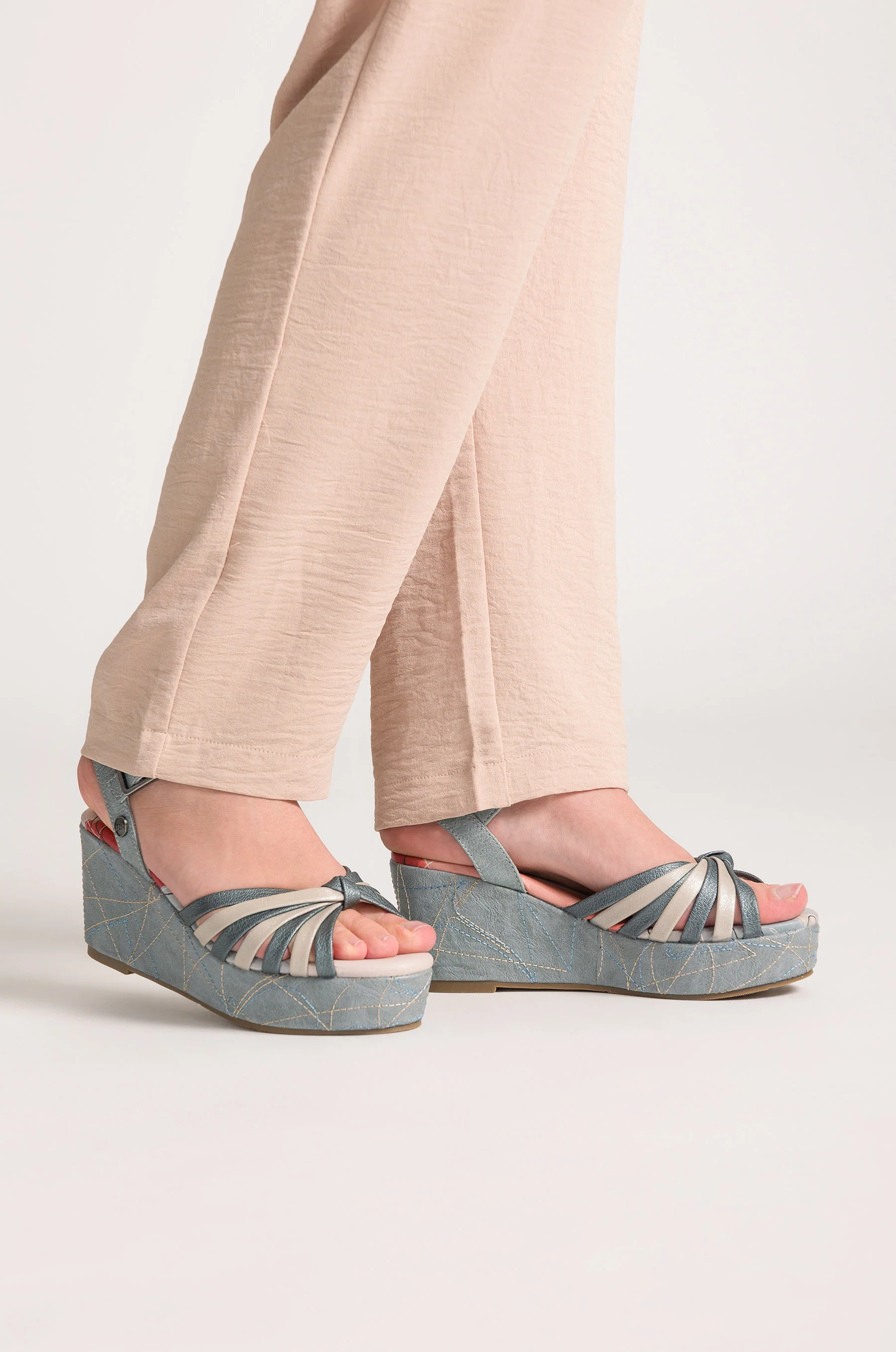 Sandalias cruzadas azul Auralis - Image 2