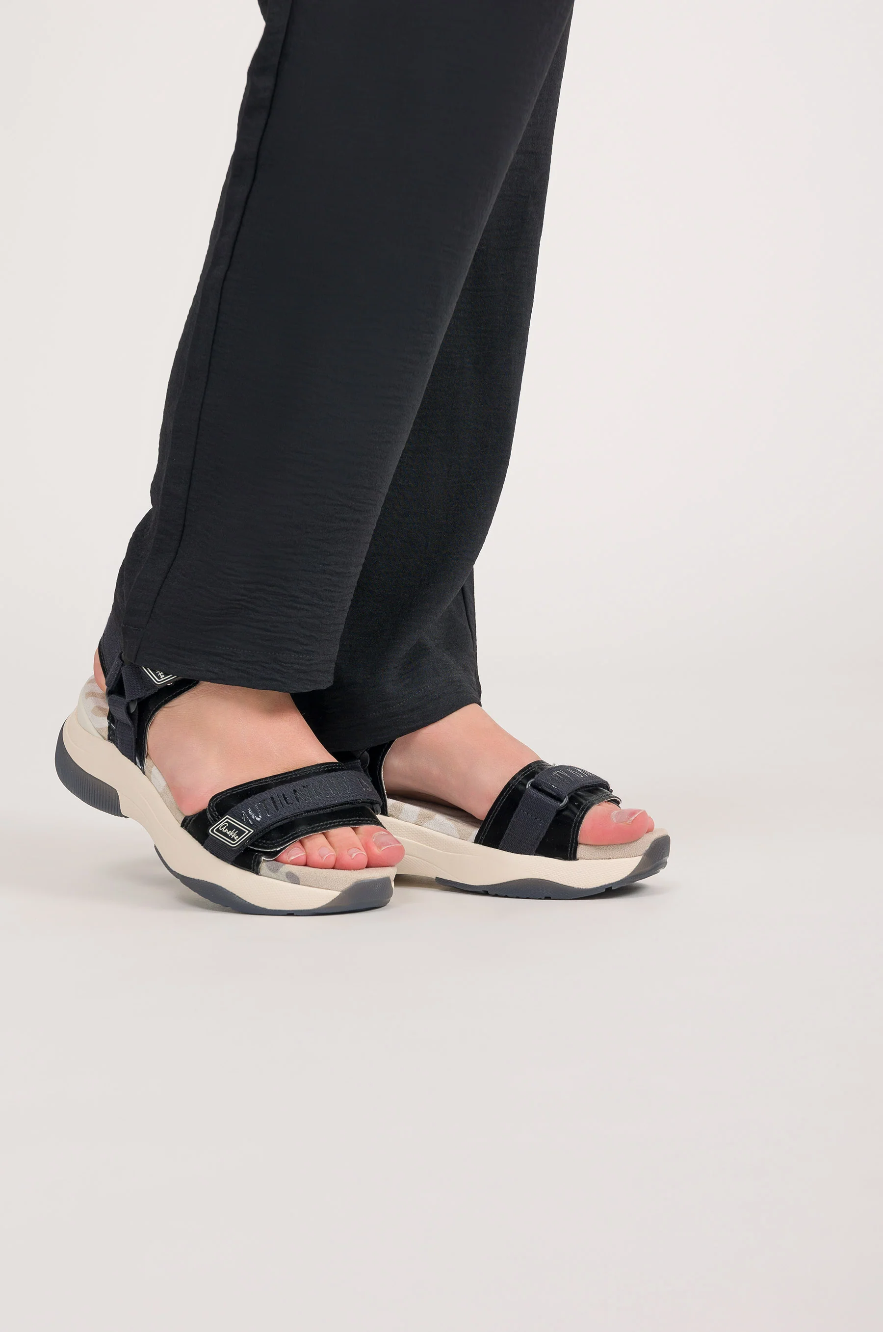 Sandalias deportivas negras - Image 2