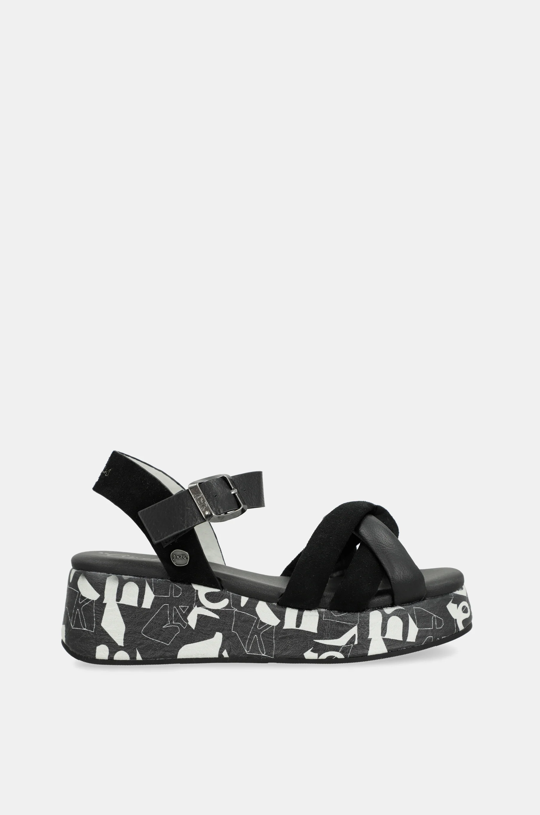 Sandalias plataforma negras y blancas