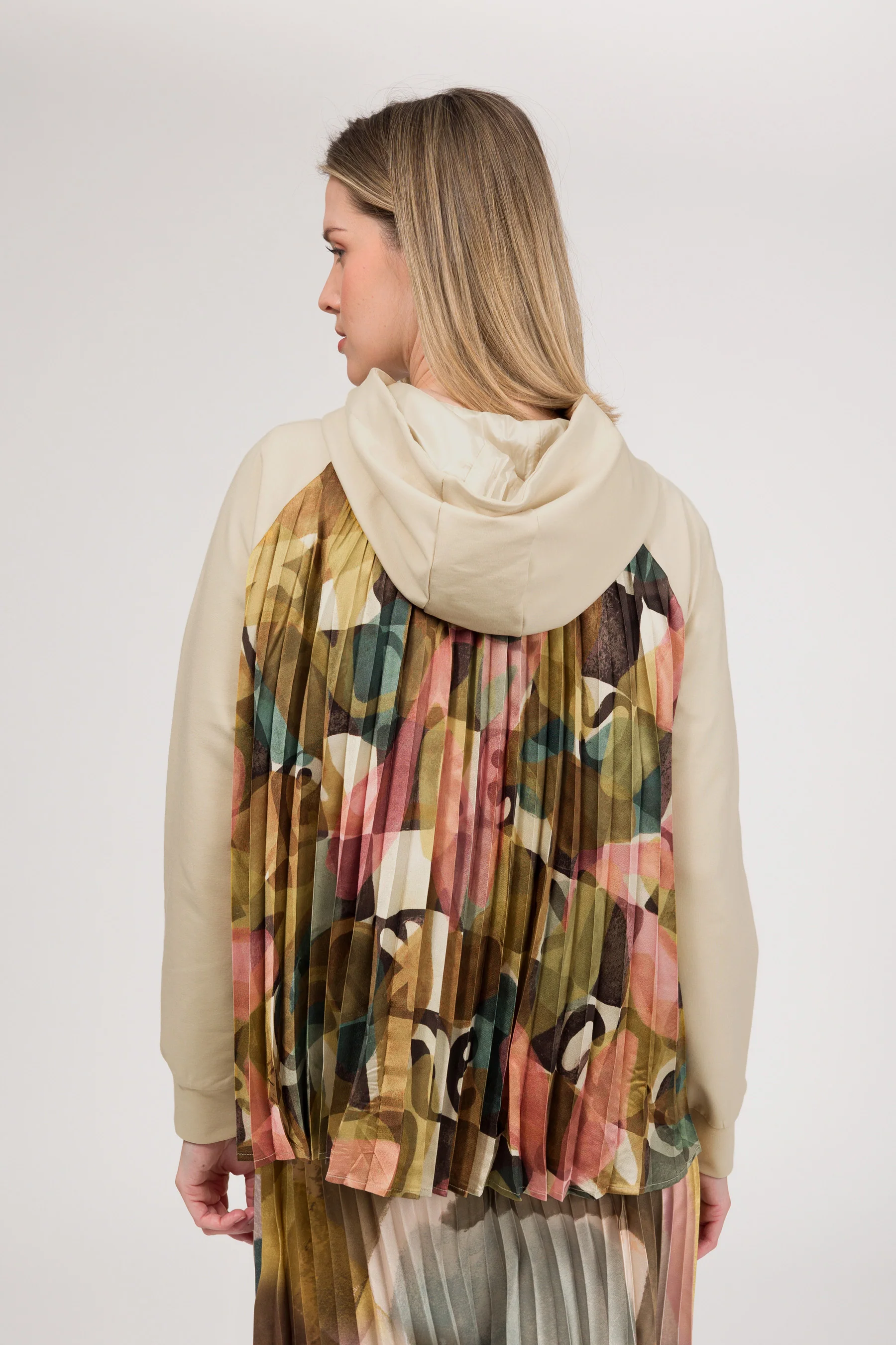 Sudadera con capucha plisada - Image 4