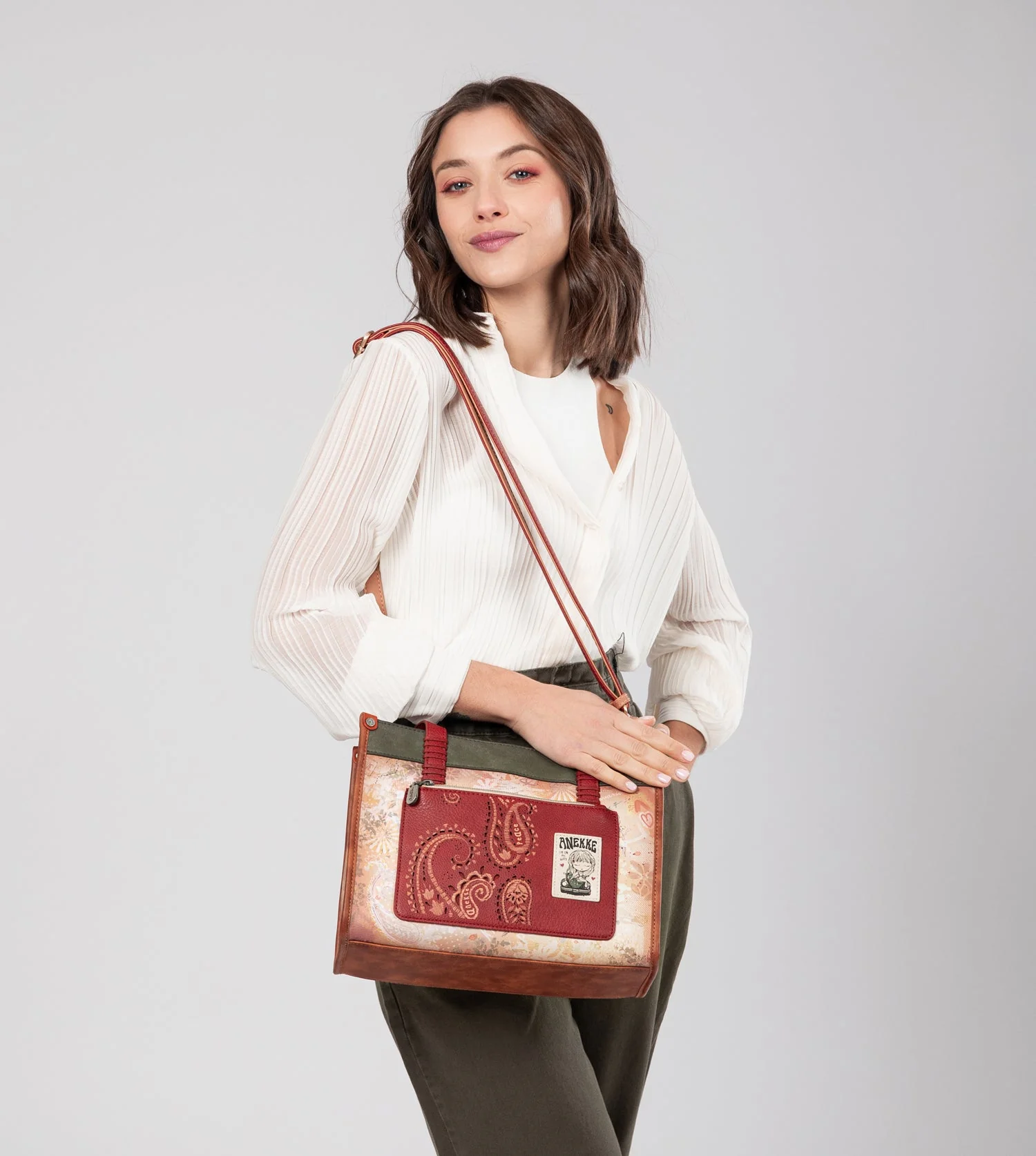 Tote Peace & Love Camel - Image 10